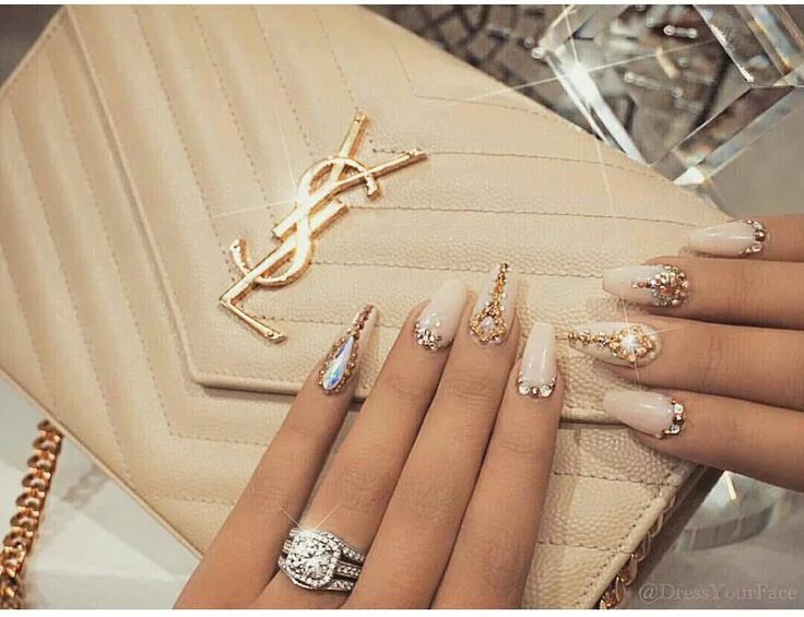 Красивый дорогой маникюр Fashion Glamour Style Luxury Natural looking acrylic nails, Nails, Luxury nails