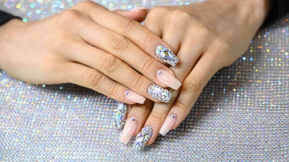 Красивый дорогой маникюр Here's How To Give Yourself The Ideal At-Home Manicure