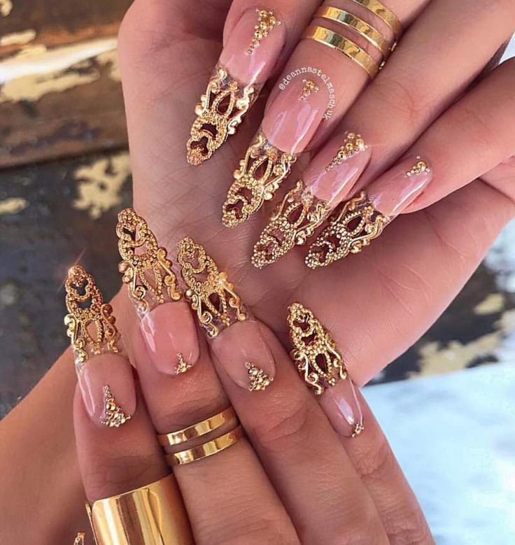 Красивый дорогой маникюр Chrome Nails Ideas & Inspo - Fall in love with sassy chromes Gold nail designs, 