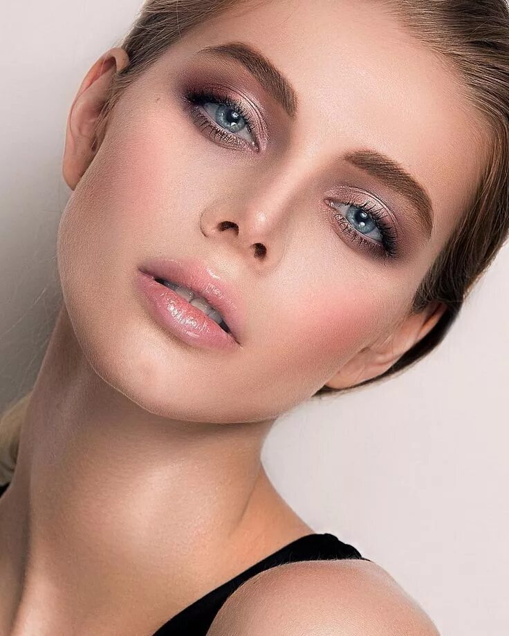 Красивый естественный макияж Денис Карташев on Instagram: "Makeup by me , мой мастер класс на базовом курсе в