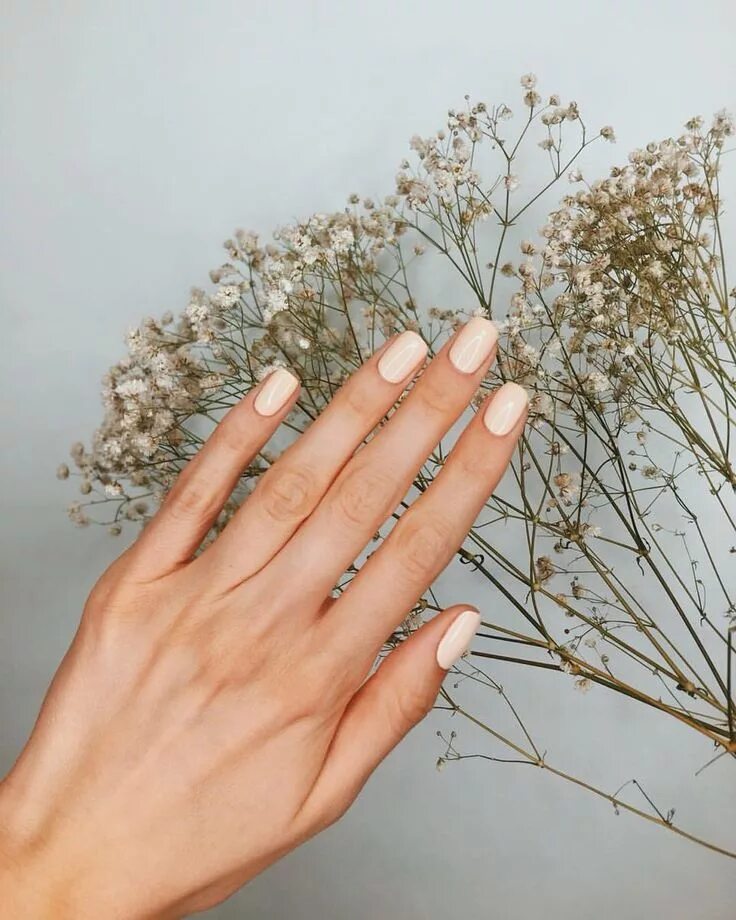 Красивый эстетичный маникюр APRIL TO YOU on Instagram: "Женская нежность проявляется в любви, заботе и идеал