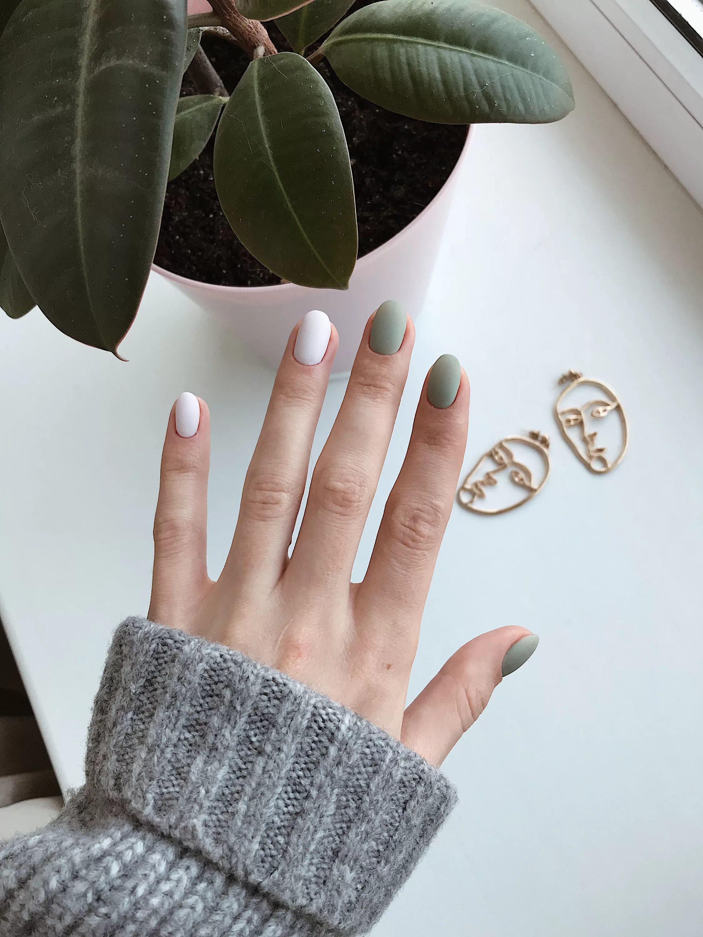 Красивый эстетичный маникюр #nails #маникюр #идеядлядизайна #матовыйманикюр #design Дизайнерские ногти, Нату