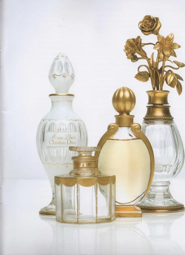 Красивый флакон духов фото The Perfume Diaries - a must visit exhibition Perfume bottle art, Beautiful perf