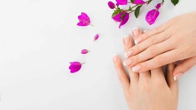 Красивый фон для прайса маникюра Mulher, mãos, e, flores, com, espaço cópia Foto Premium Strong nails, Manicure, 
