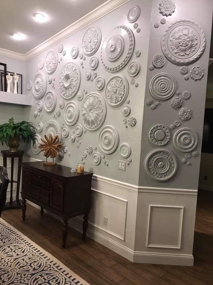 Красивый фото на декоративной Ceiling medallions Декор стен, Фото декор стен, Идеи домашнего декора