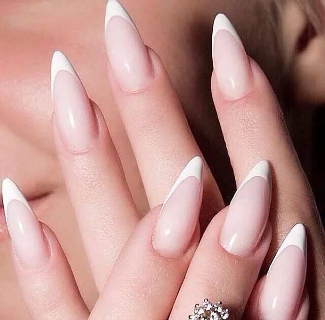 Красивый френч маникюр на длинные stiletto french nails - Google Search French nails, Nail jewels, Stiletto nails