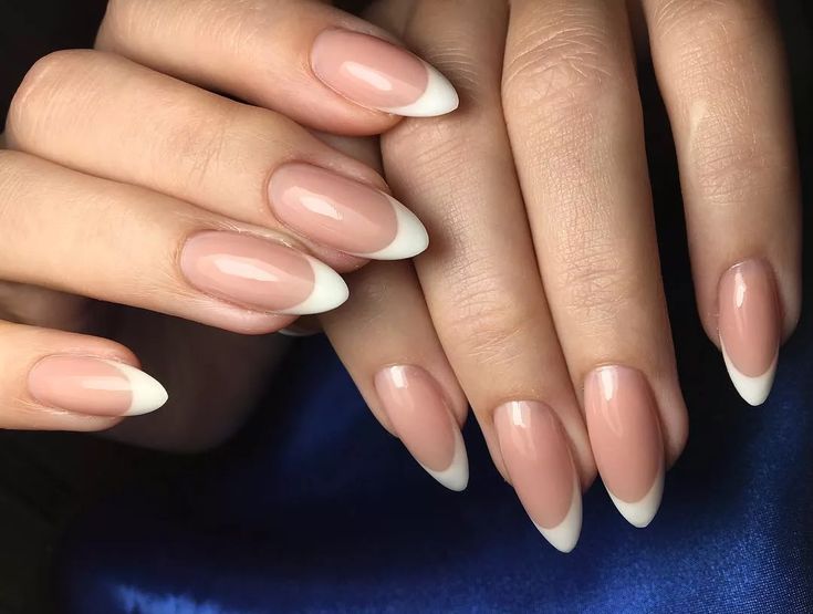 Красивый френч маникюр на миндальной форме Пин на доске nails Летний маникюр, Дизайнерские ногти, Миндалевидные ногти