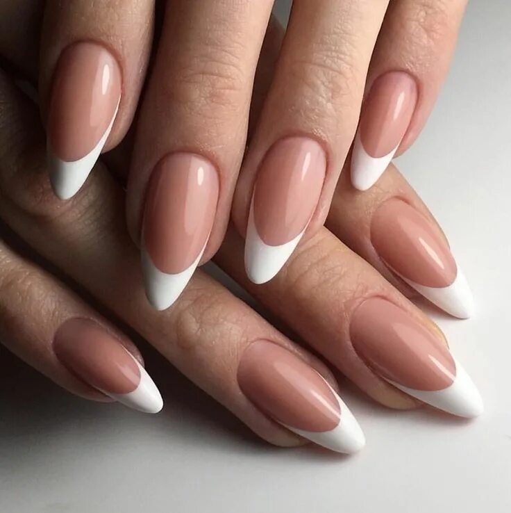 Красивый френч маникюр на миндальной форме модный Perfect nails, Gel nails, Manicure