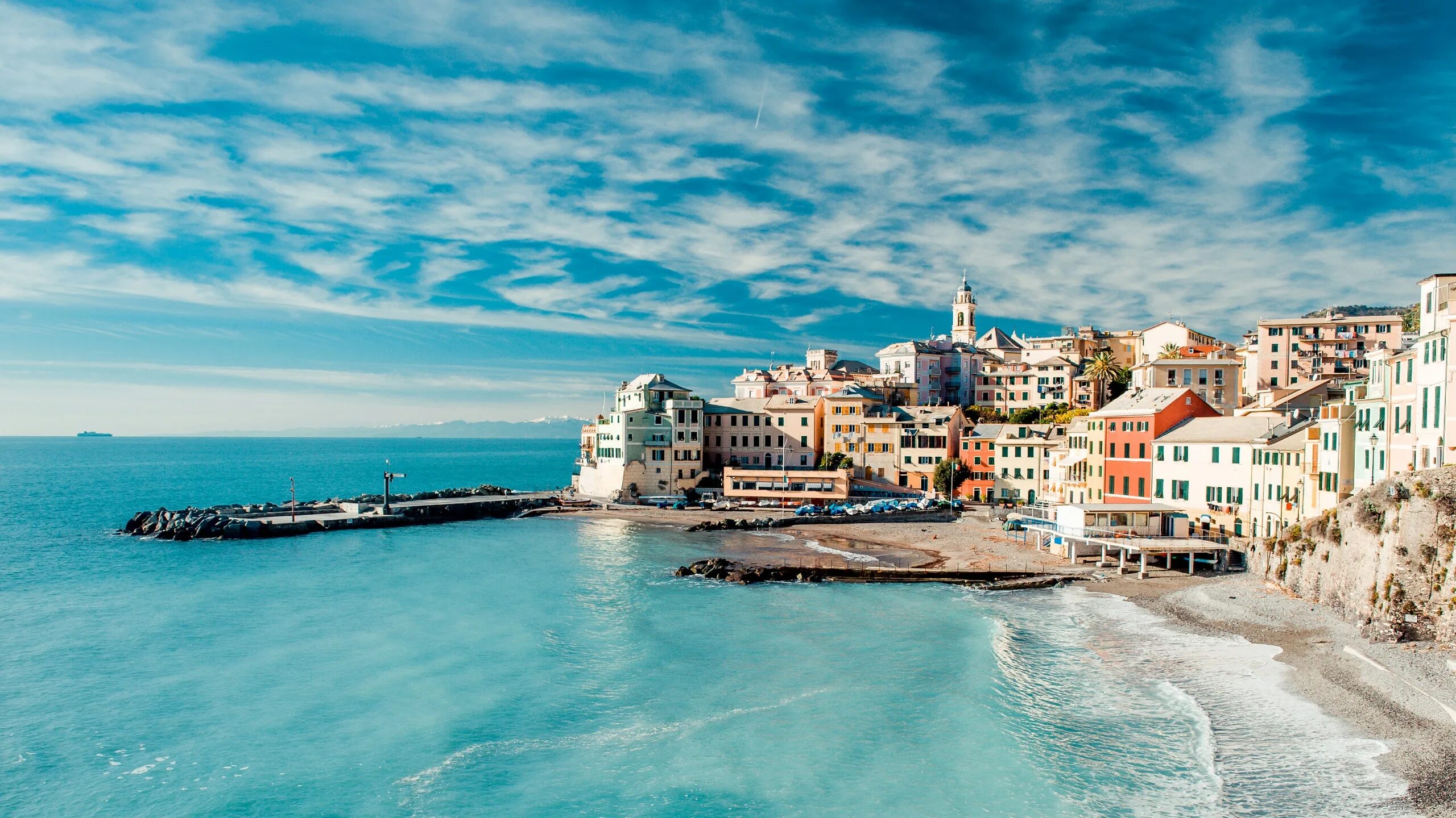 Красивый город красивым морем фото The Best Travel Rewards Credit Cards If You Can't Commit to a Single Airline or 
