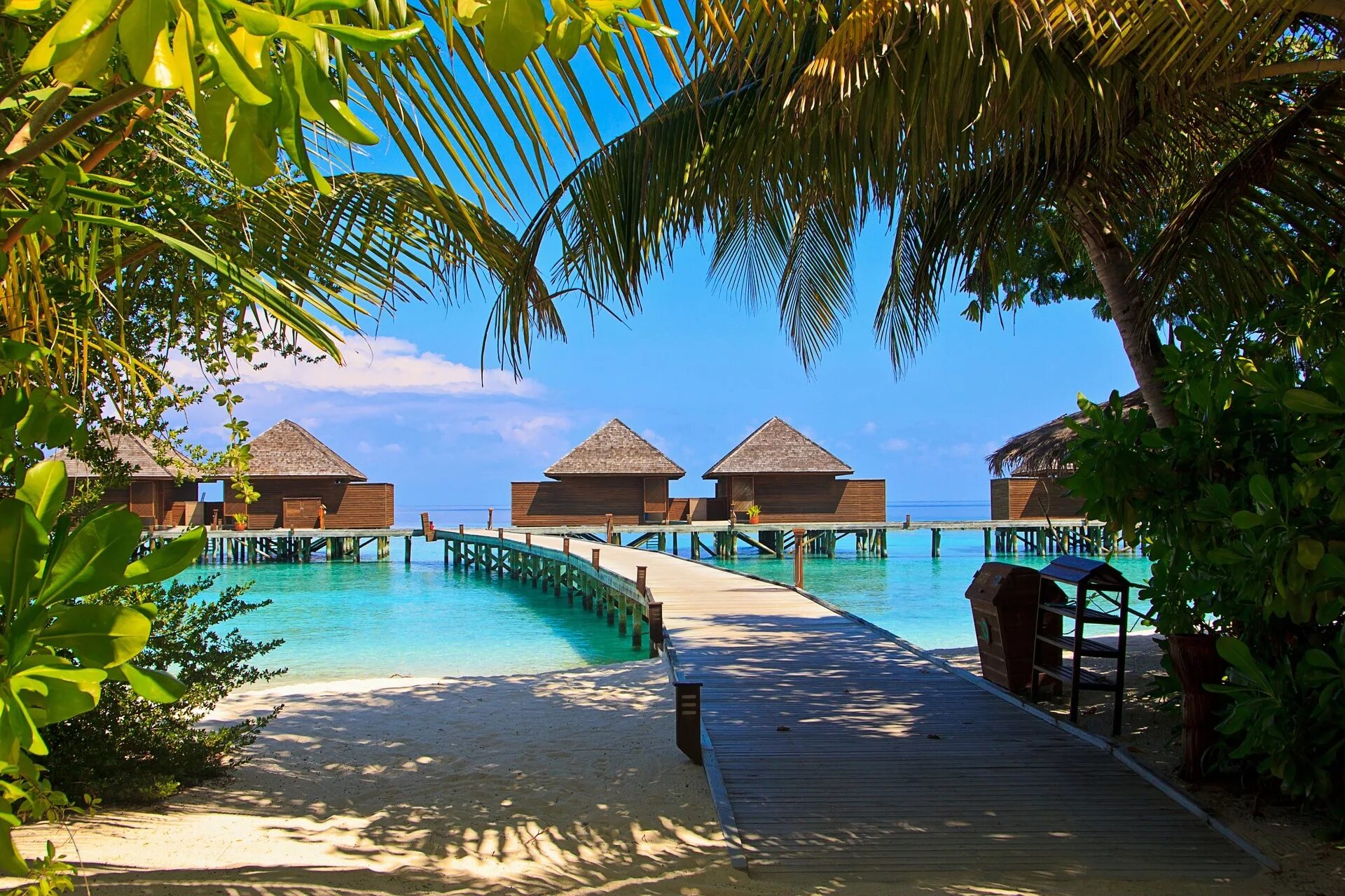 Красивый город красивым морем фото Lux South Ari Atoll - How to Reach and Types of Villas!