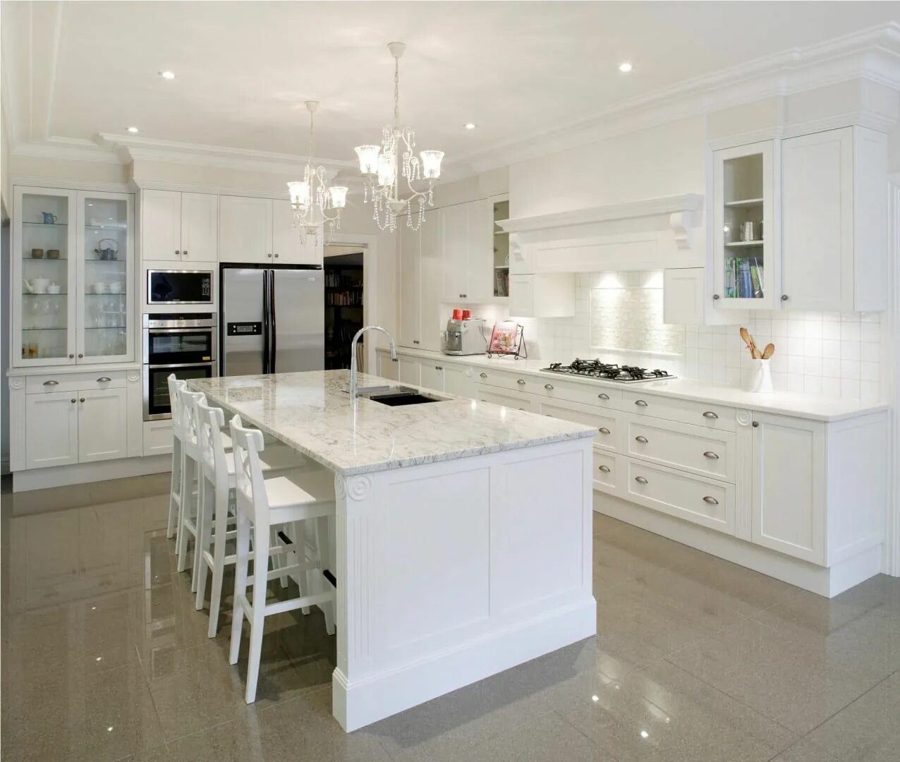 Красивый интерьер белой кухни Design trends - What’s hot and What’s not Diseño cocinas modernas, Fotos de mueb
