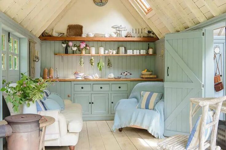Красивый интерьер дачи Page temporairement indisponible Shed interior, She shed interior, Shed interior