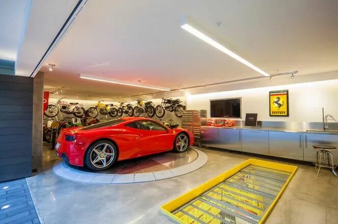 Красивый интерьер гаража Start Your Engines: The Most Popular Garage Photos of 2016