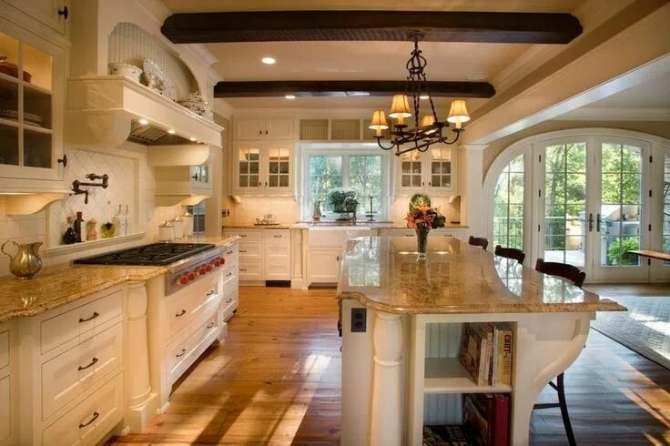 Красивый интерьер кухни в доме Modern Kitchen Cabinets Colors Best Ideas for 2024 Kitchen tiles design, Galley 