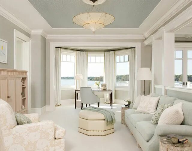Красивый интерьер квартиры в светлых тонах BEST --- favorite color combo - pale blue ceiling, gray walls, creamy trim. !!! 