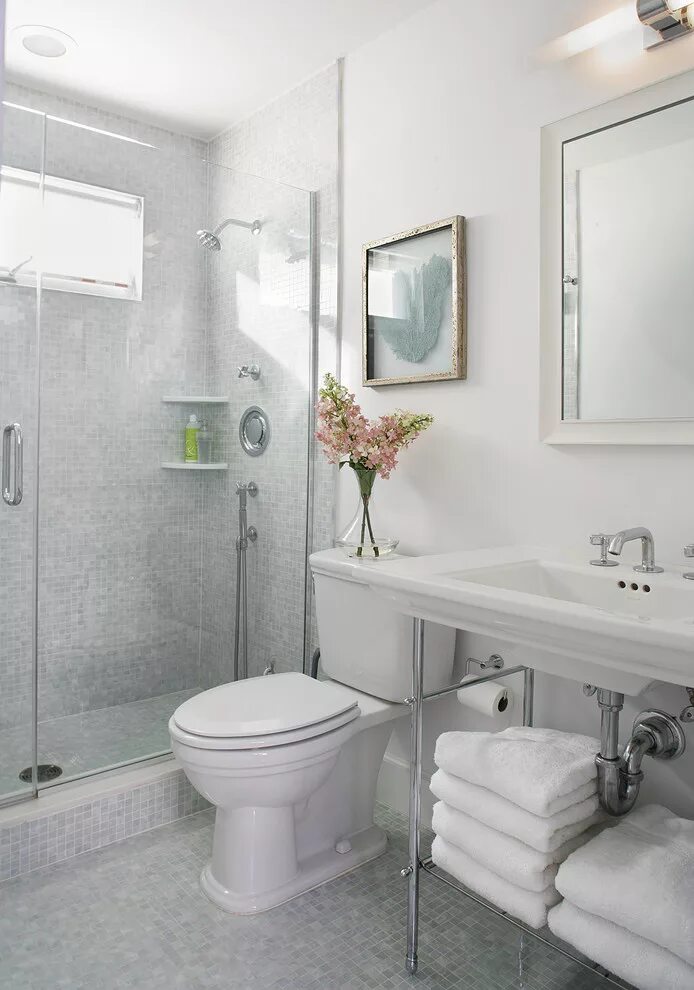 Красивый интерьер маленькой ванной BATHROOM - Морской - Ванная комната - Ньюарк - от эксперта Sheila Rich Interiors