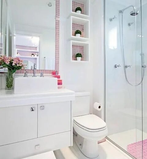 Красивый интерьер маленькой ванной Decoração Que Inspira on Instagram: "Banheiro fofo com detalhes em rosa (imagem 