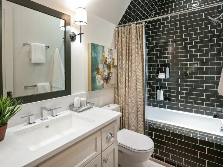 Красивый интерьер маленькой ванны Image result for small black and white bathroom Bathroom tile designs, White bat