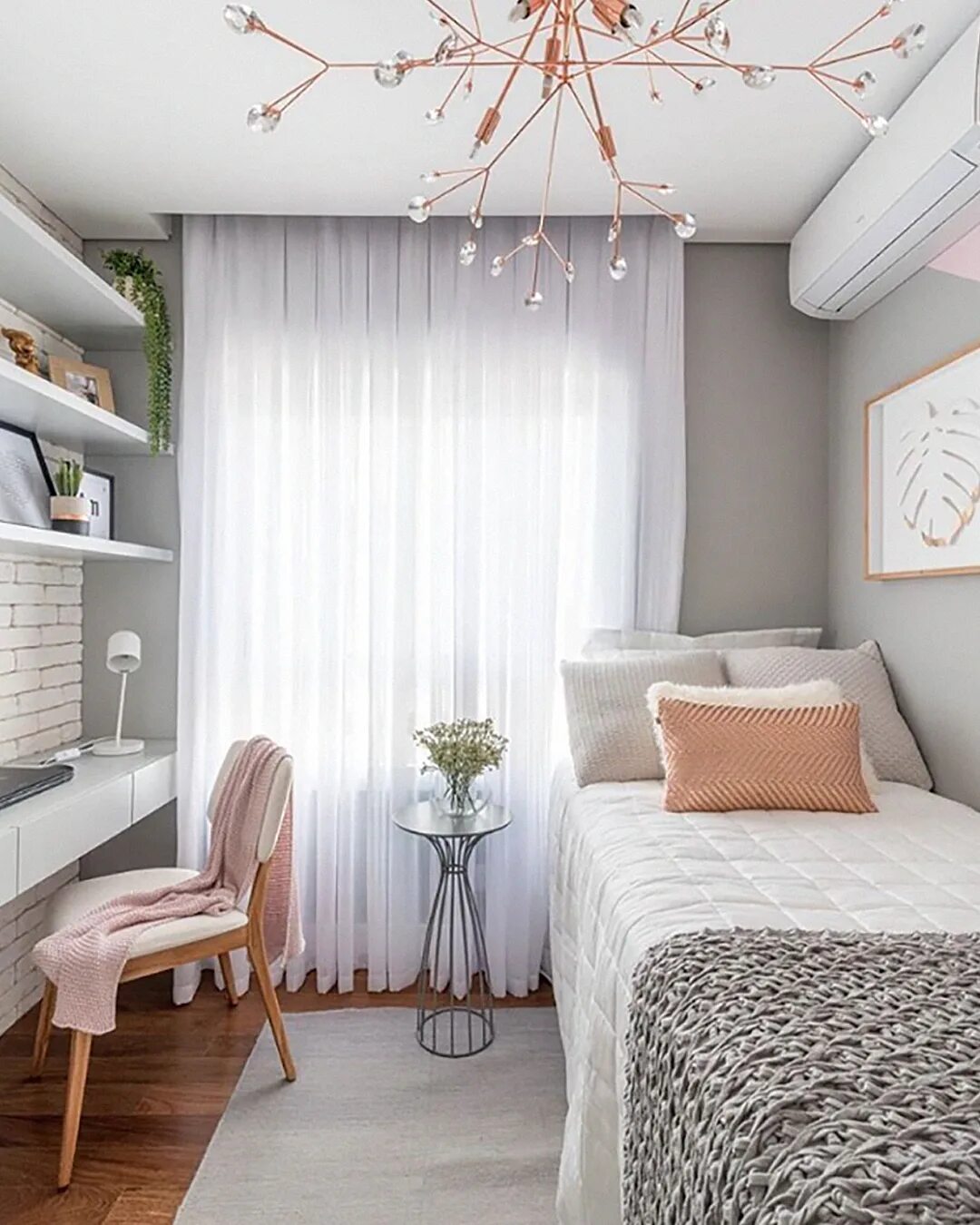 Красивый интерьер небольших комнат Encantada com essa inspiração de quarto para hóspedes ou p/ uma pesso. Decoração