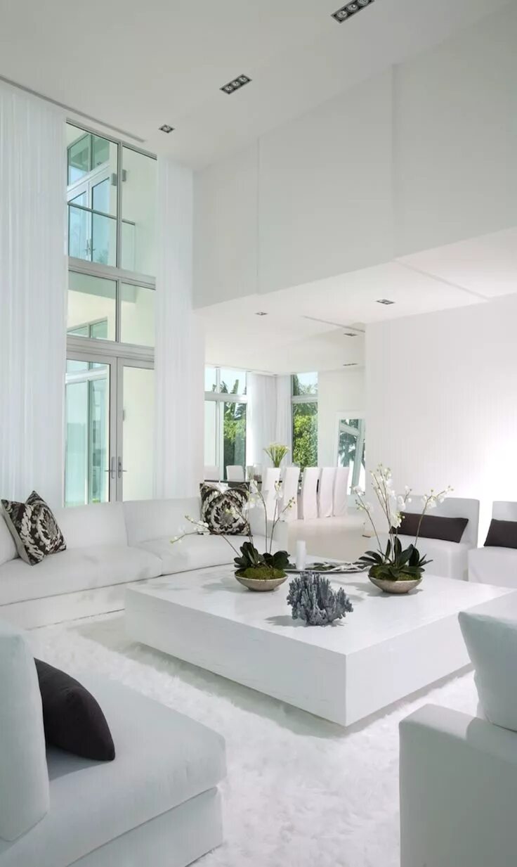 Красивый интерьер в белом цвете The House Looks Dashing With A White Living Room Design in 2020 Contemporary int