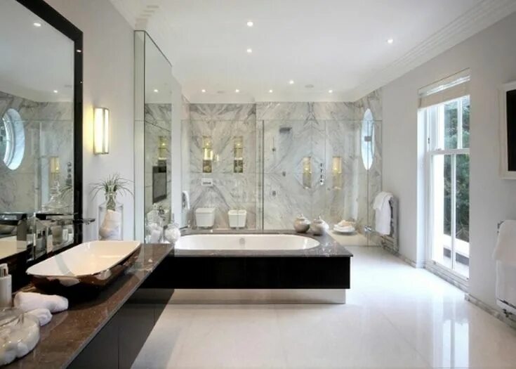 Красивый интерьер ванной 6 Charming White Bathroom Decor Ideas With Modern Interiors Luxury master bathro