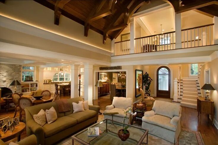 Красивый интерьер внутри дома фото Restoration of an American Classic: Old American house has been restored with sl