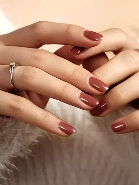 Красивый классический маникюр Top 10 Nail Colors To Wear This Winter in 2023 Nail colors for pale skin, Nail c