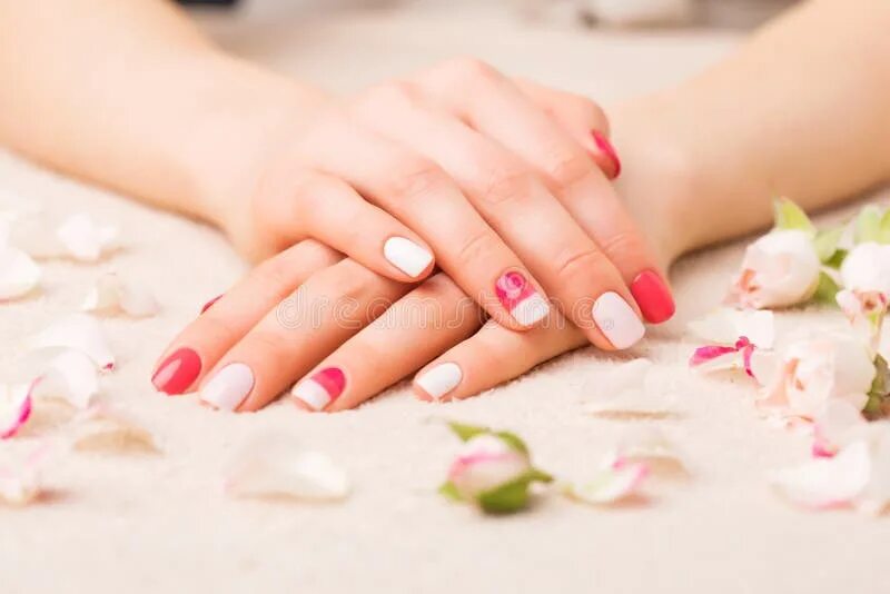 Красивый классический маникюр Female eye and manicure stock image. Image of female - 51955671