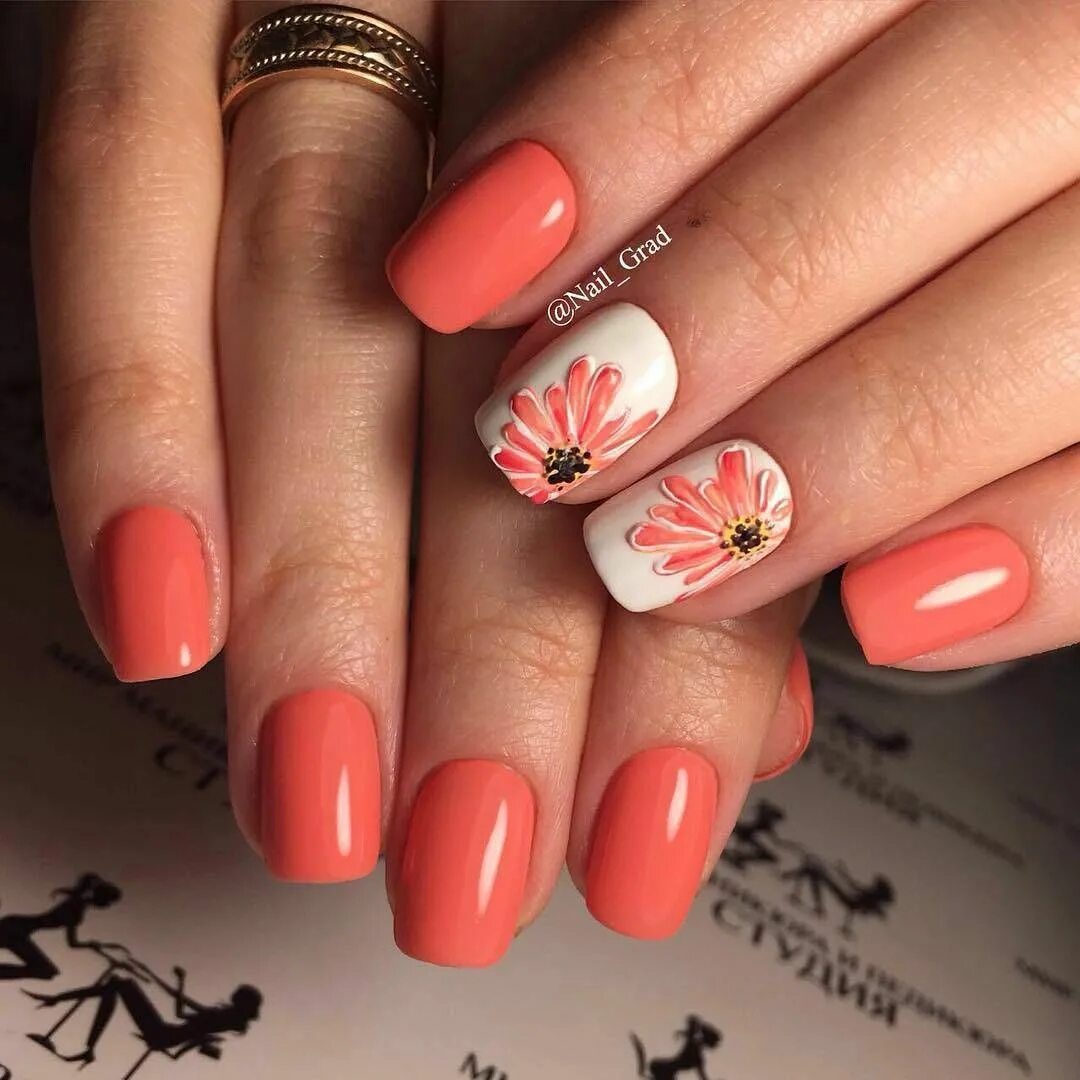 Красивый коралловый маникюр Instagram photo by Идеи для маникюра * May 27, 2016 at 6:11am UTC Floral nail de