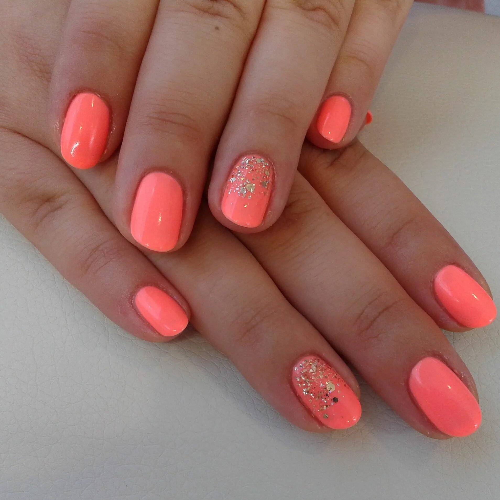 Красивый коралловый маникюр Pin op Cute nails Nagels, Teennagels, Gezonde nagels