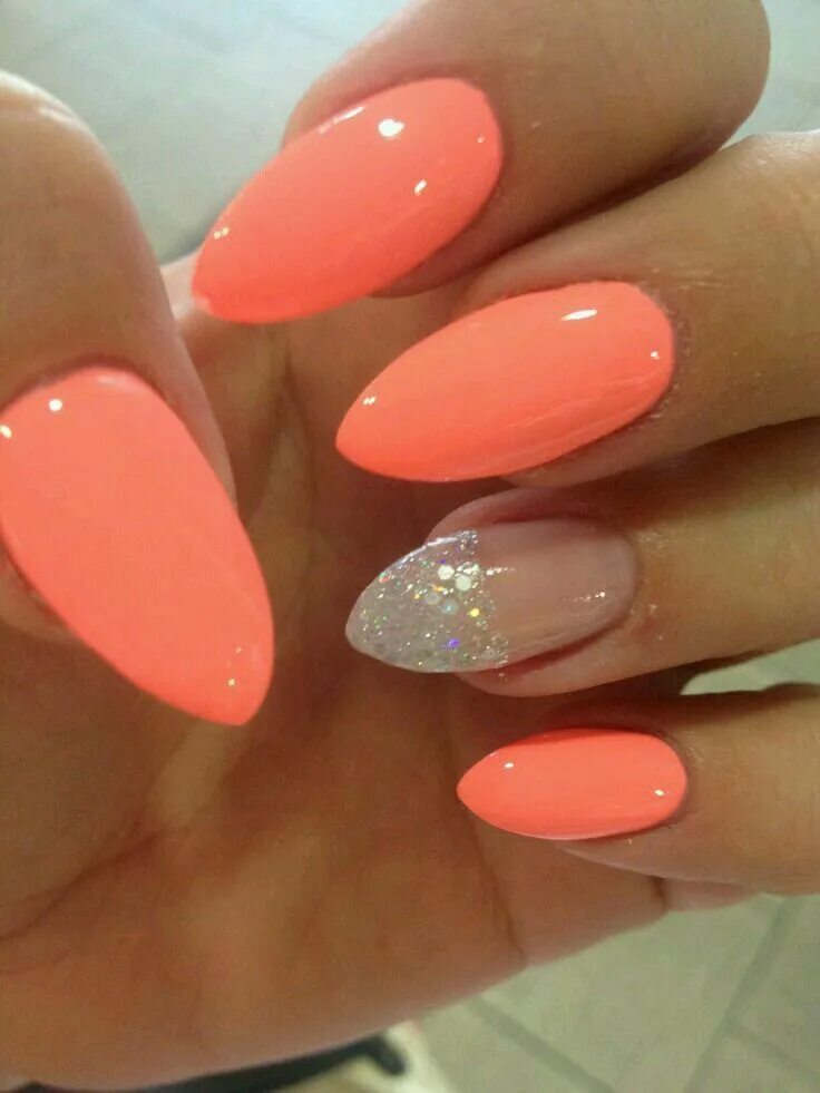 Красивый коралловый маникюр Pin by Nichelleisaacs on Nails At Salon Coral gel nails, Coral nails, Gel nails