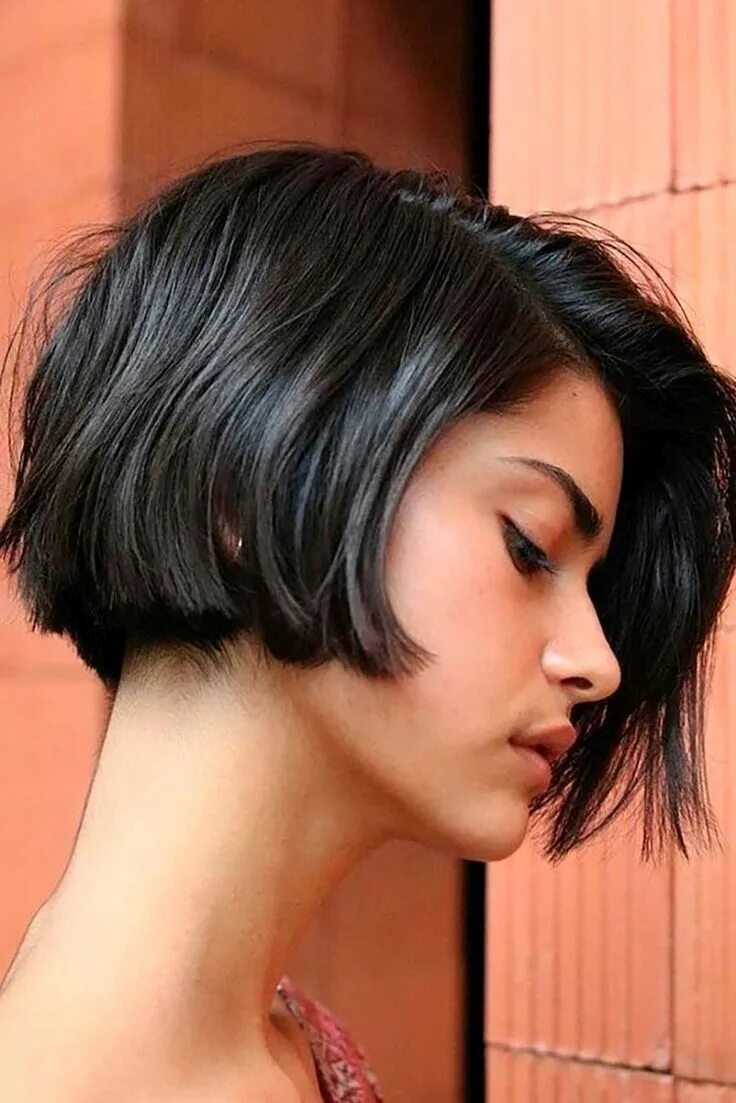 Красивый короткий боб каре фото Модные стрижки Каре 2021-2022: все виды и 100 фото Thick hair styles, Hair cuts,