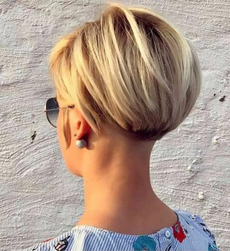 Красивый короткий боб каре фото Lavieduneblondie Short Hairstyles Fashion and Women Thick hair styles, Short bob