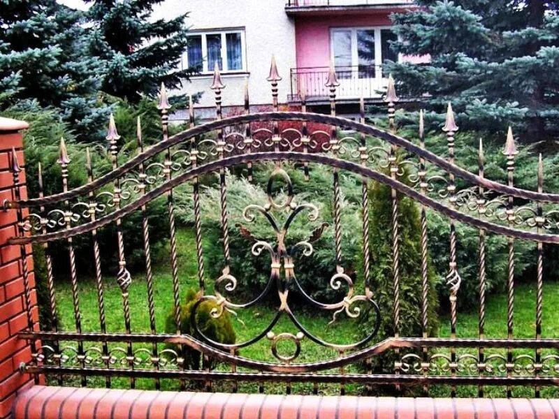 Красивый кованый забор фото Кованые заборы под заказ в Бресте