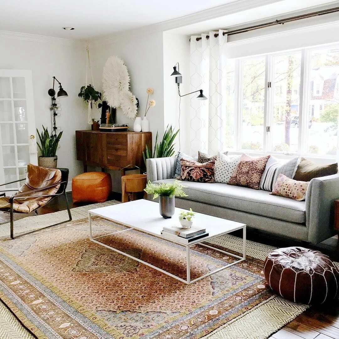 Красивый ковер в интерьере Joybird on Instagram: "Before & After: A Sophisticated Family Room ✨ See how @h.