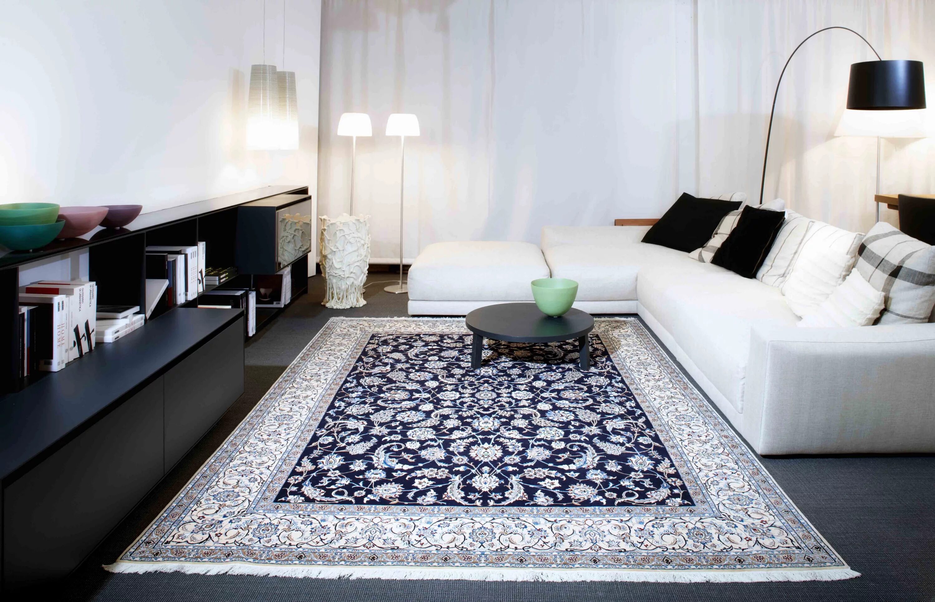 Красивый ковер в интерьере A beautiful and fine knotted Nain Rug from the manufacture of "Habibian" in comb