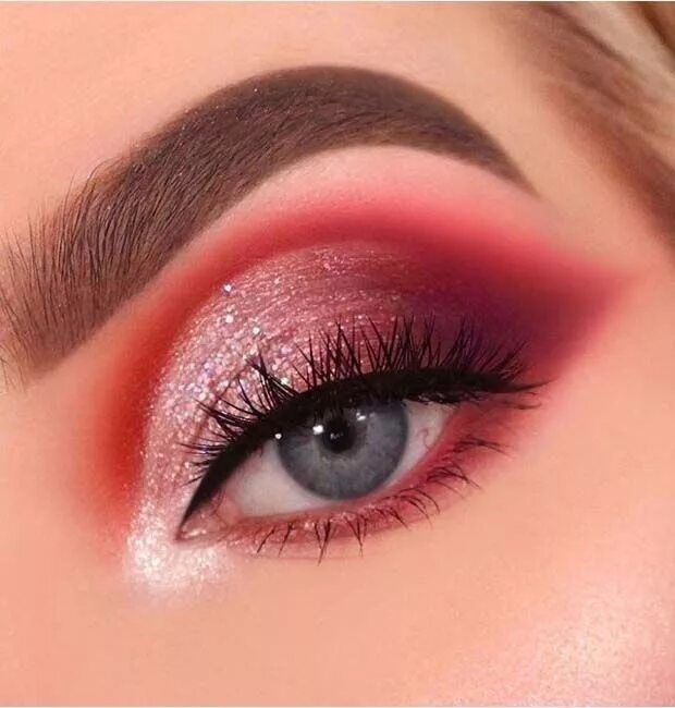 Красивый красный макияж глаз 40 Festive Eye Makeup Ideas - Brighter Craft Red eye makeup, Festival eye makeup