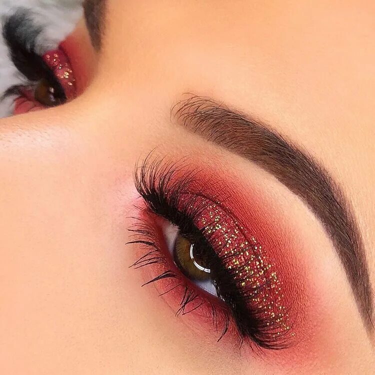 Красивый красный макияж глаз Payton Moormeier Red eye makeup, Makeup eyeliner, Eye makeup art