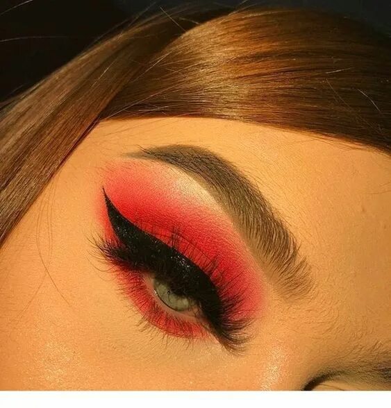 Красивый красный макияж глаз IT IS HOT ! : Red Eyeshadow Looks Eye makeup, Red eye makeup, Makeup eyeliner
