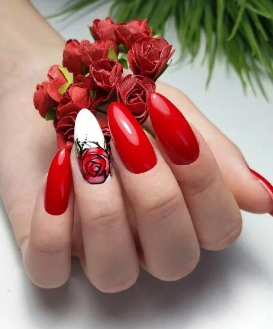 Красивый красный маникюр Pin by EveAngela on Fascinating, / December Nails Red manicure, Trendy nail art 