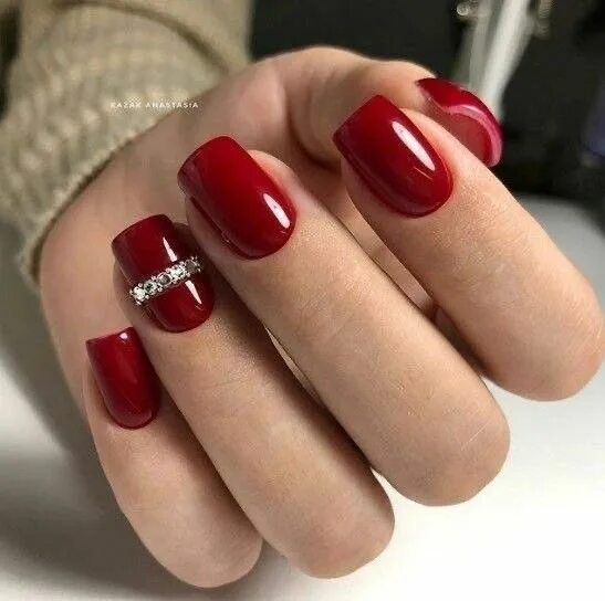 Красивый красный маникюр дизайн на квадратный Pin en Nails Uñas elegantes y sencillas, Manicura de uñas, Uñas para señoras