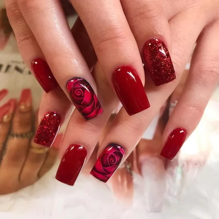 Красивый красный маникюр дизайн на квадратный Glam and Glits Nail Design on Instagram: "@GlamAndGlitsNails has all the holiday