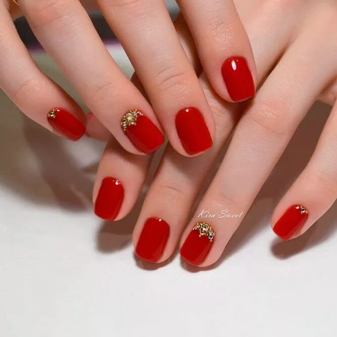 Красивый красный маникюр короткие ногти 51 Red Nails Designs and Ideas For Stylish Ladies Red nail designs, Ombre nails 