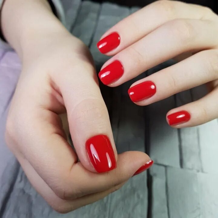 Красивый красный маникюр на короткие Неактивно