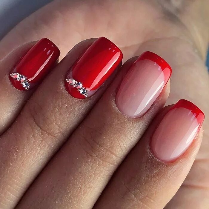 Красивый красный маникюр на короткие ногти The Trendiest French Manicure Inspo For Winter Fashionisers © Gel nails, Manicur