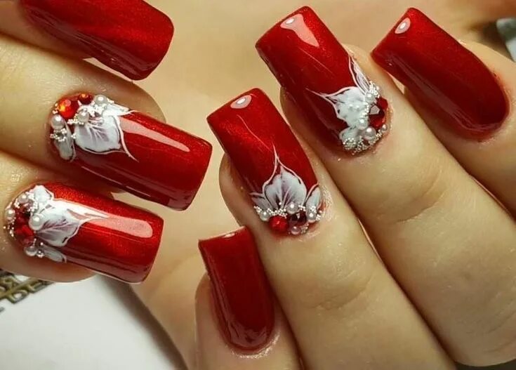 Красивый красный маникюр с дизайном Pin by Pina Grella on Unghie rosse Christmas nails, Nail art, Nail designs