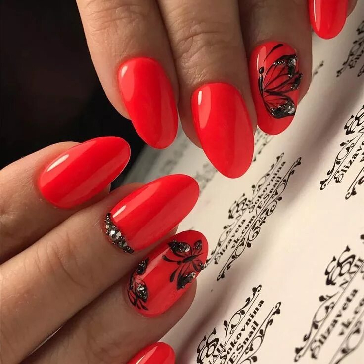 Красивый красный маникюр с дизайном Pin on ongles Retro nails, Red nails, Nail art