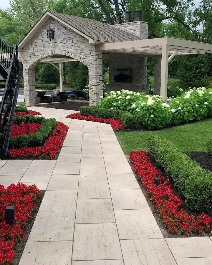 Красивый ландшафтный дизайн в частных Дома и Ландшафты on Instagram: "#landscapedesign #ландшафтныйдизайн #зонаотдыха"