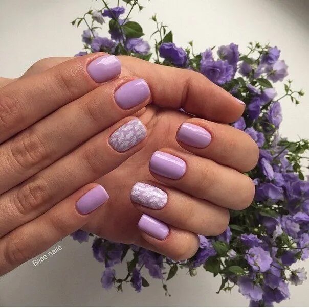 Красивый лавандовый маникюр Пин на доске Nails