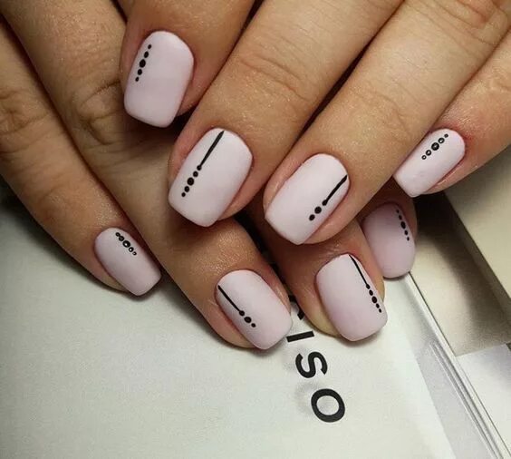 Красивый легкий дизайн маникюра Manicure with dots Дизайнерские ногти, Красивые ногти, Гелевые ногти